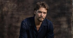 After 'Yellowstone' and a twist of fate, Luke Grimes rides again as Kayce in 'Marshals'